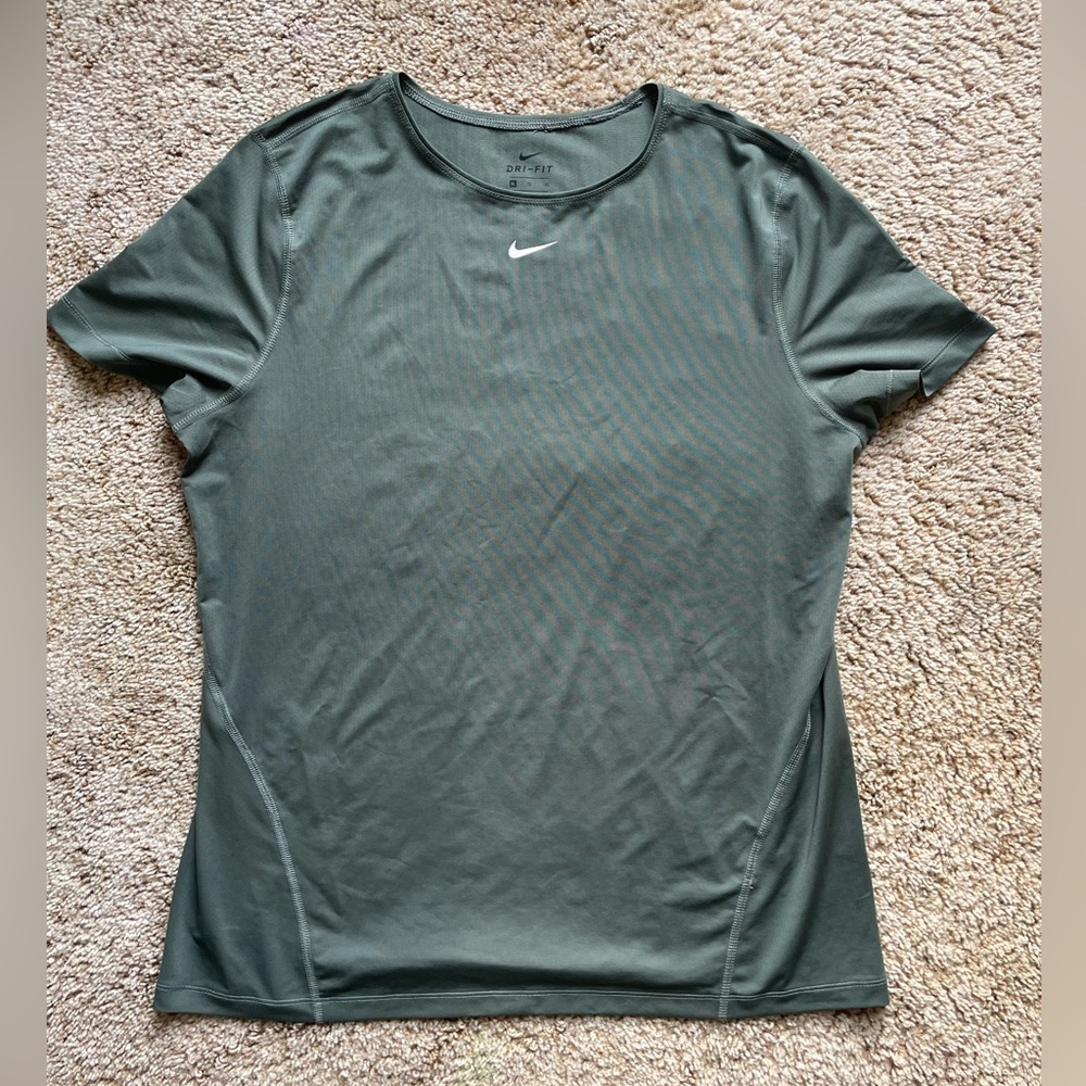 Nike Dri Fit Workout Tee Women’s Size XL Green Athletic Athleisure Sporty Sweat